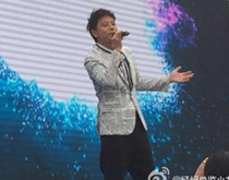 李克勤VS青岛万达广场·维多利亚湾，一首红日引爆全场